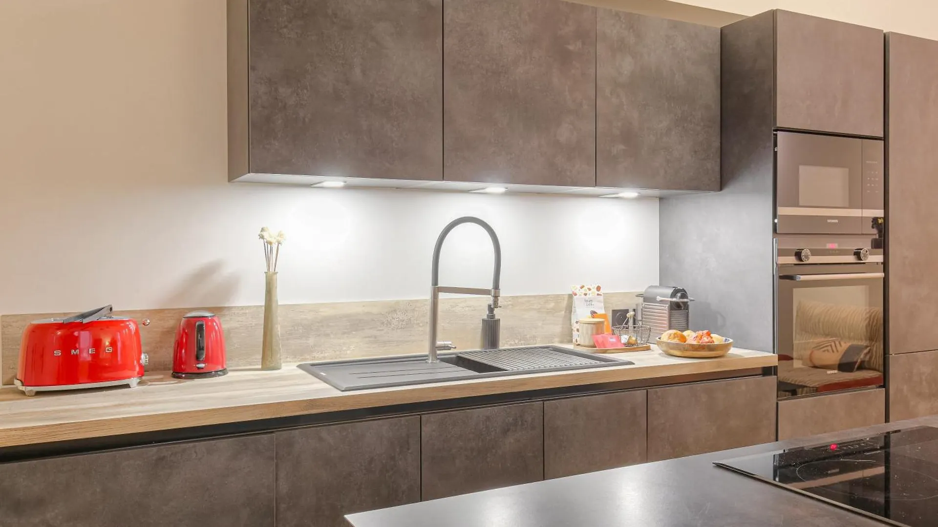 Le Cocon Du Papillon Bleu I 2 Suites Parentales Avec Terrasse En Plein Coeur De Lyon I Parking Inclus Apartman